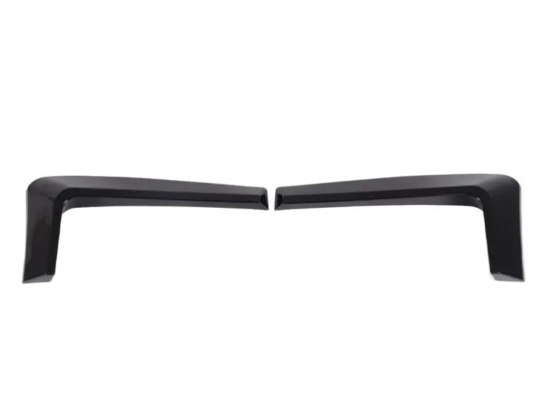 Gloss black front bumper splitter lip aero kit with canards installed on a 2020-2025 Land Rover Defender L663 90 / 110 / 130)