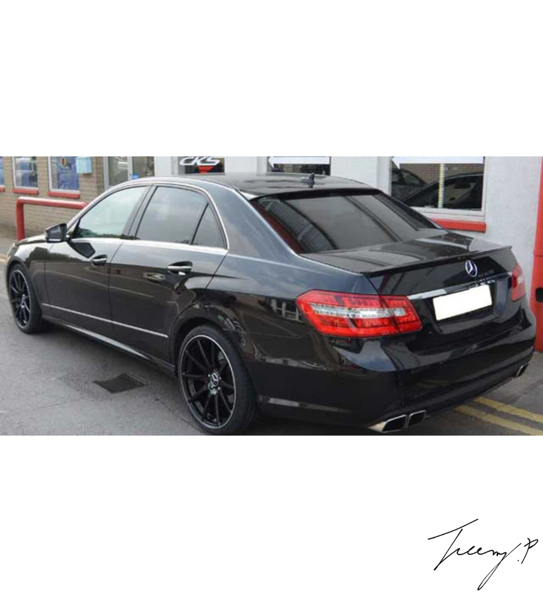 Mercedes E-Class W212 (2009–2016) AMG Style Gloss Black Rear Window Roof Spoiler