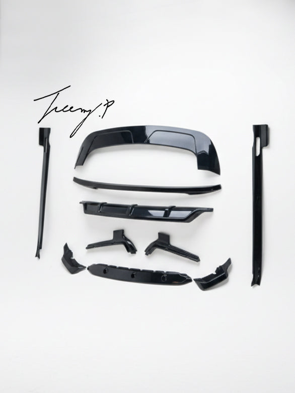 Gloss black body kit with splitter diffuser skirts for BMW X7 G07 2019 to 2023
