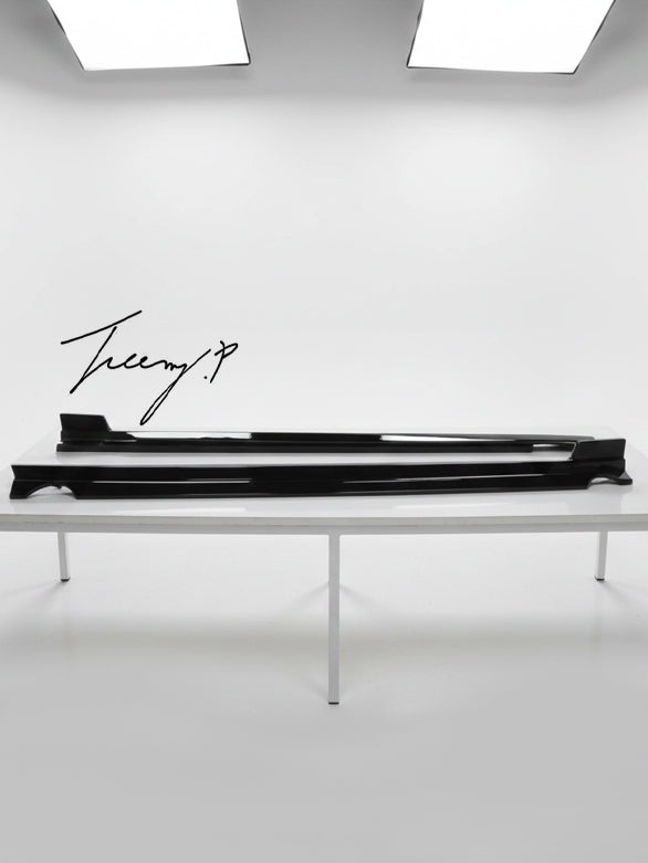 BMW X7 G07 M Sport gloss black MP style side skirt extensions
