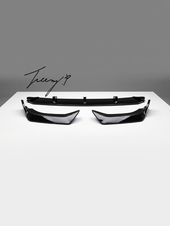 BMW X7 G07 M Sport front lip splitter in gloss black
